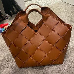 Basket weave tote